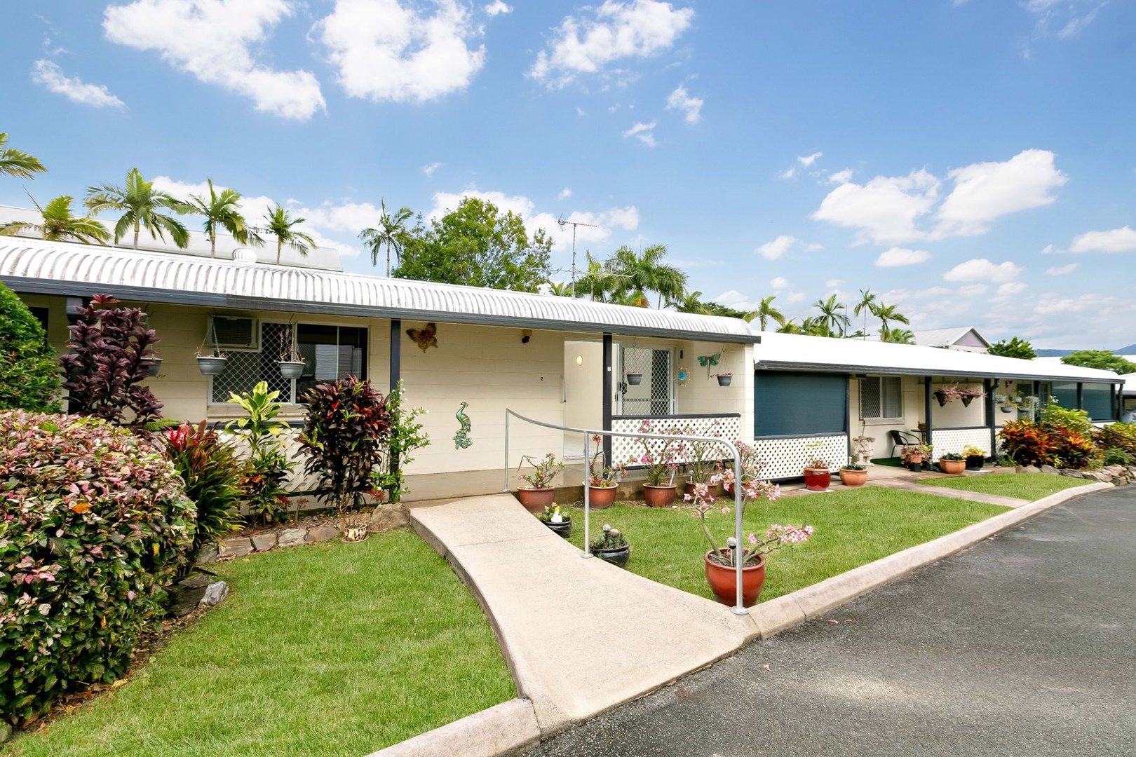 2/36-38 Old Smithfield Road, Freshwater QLD 4870, Image 0