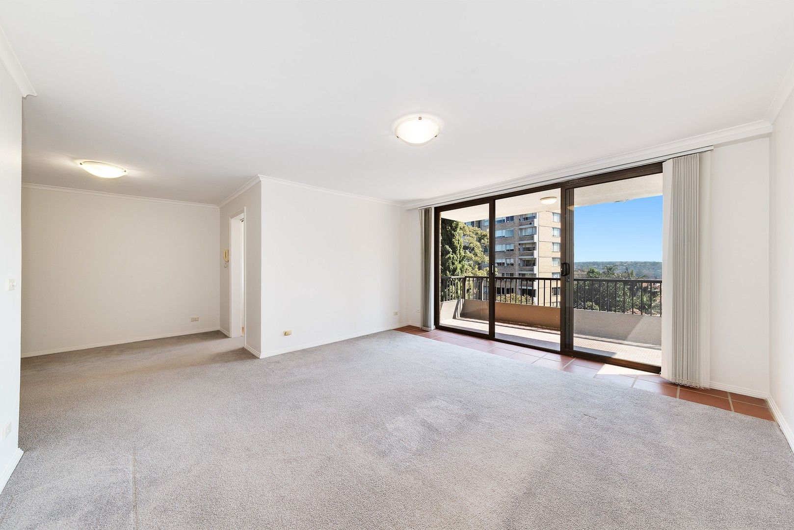 2 bedrooms Apartment / Unit / Flat in 42/29-35 Gerard Street CREMORNE NSW, 2090