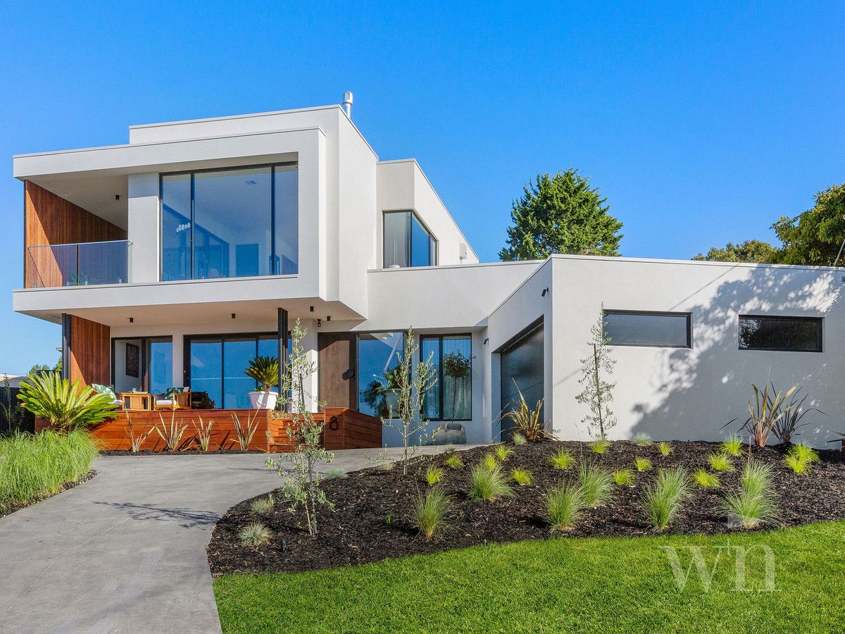 4 bedrooms House in 8 Gray Street MOUNT MARTHA VIC, 3934