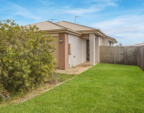 2/27 Weebah Place, Cambooya QLD 4358