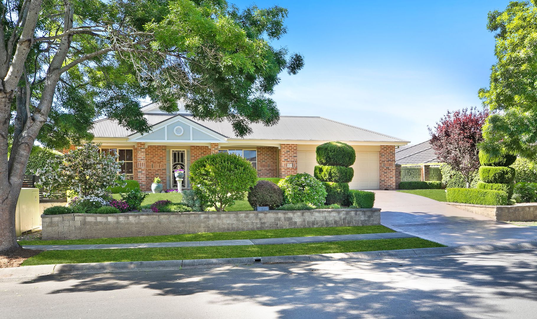 15 Kingsbury Circuit, Bowral Property History & Address Research Domain