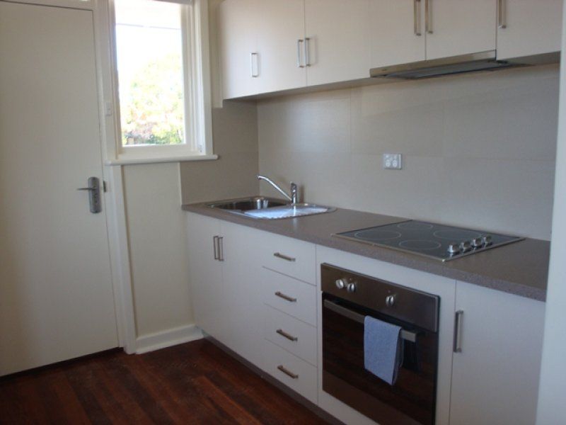 2 bedrooms House in 2/821 Canning Highway APPLECROSS WA, 6153