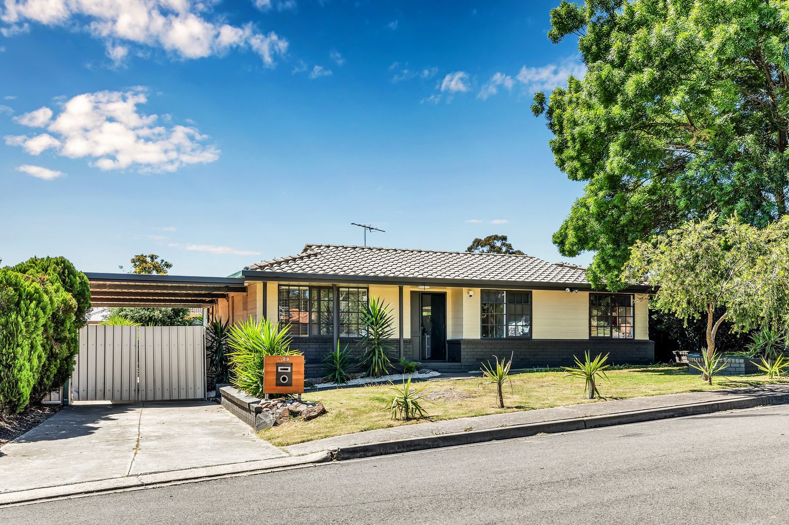 29 Burke Street, Hackham SA 5163