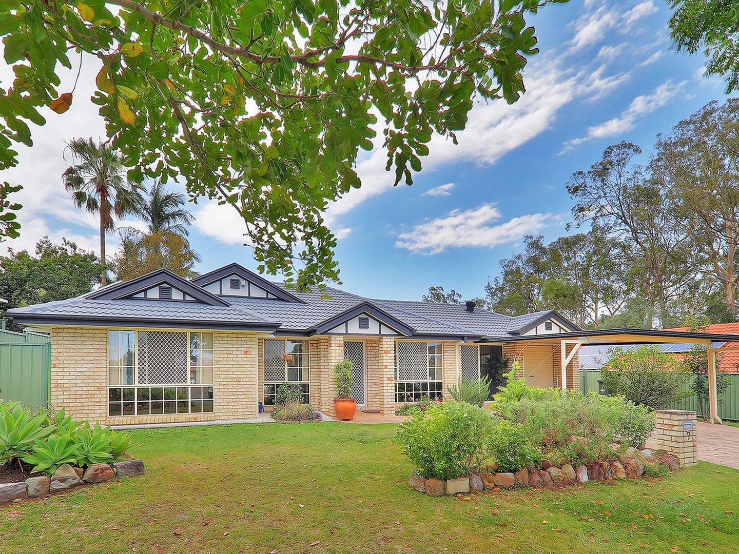 5 bedrooms House in 7 Silvergum CRT CALAMVALE QLD, 4116