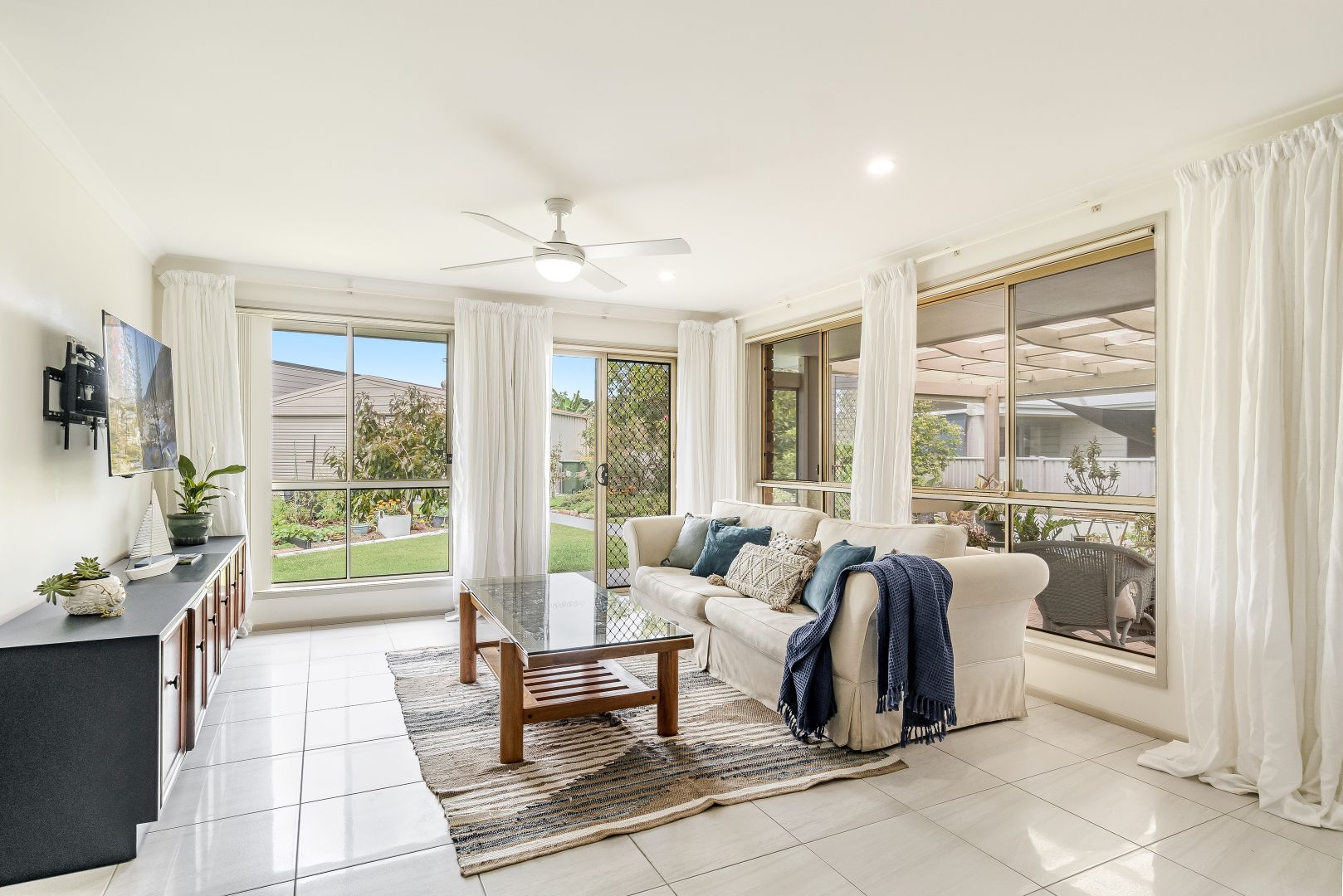 11 Parkview Crescent, Yamba NSW 2464, Image 2