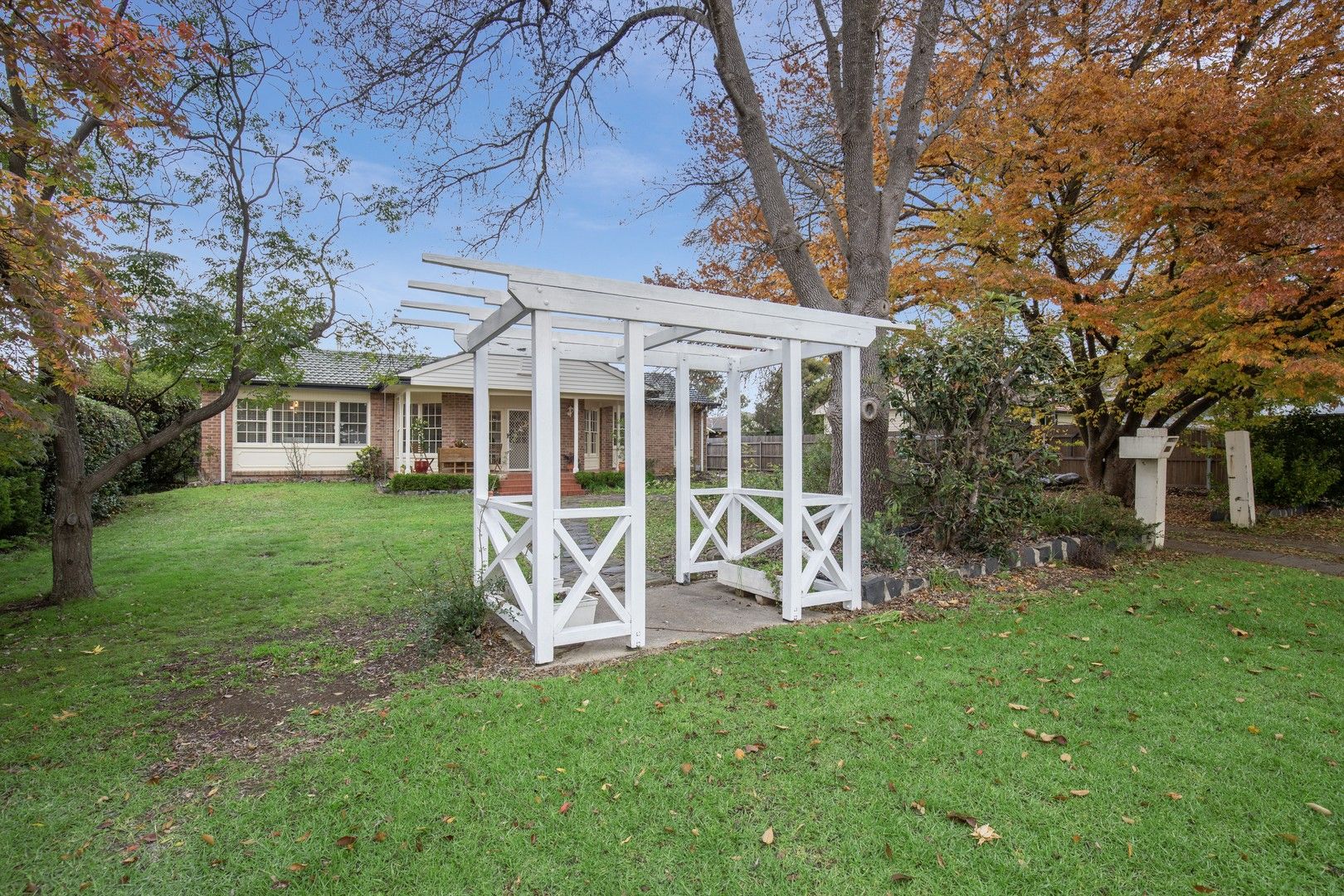 5 bedrooms House in 166 Galloway Street ARMIDALE NSW, 2350