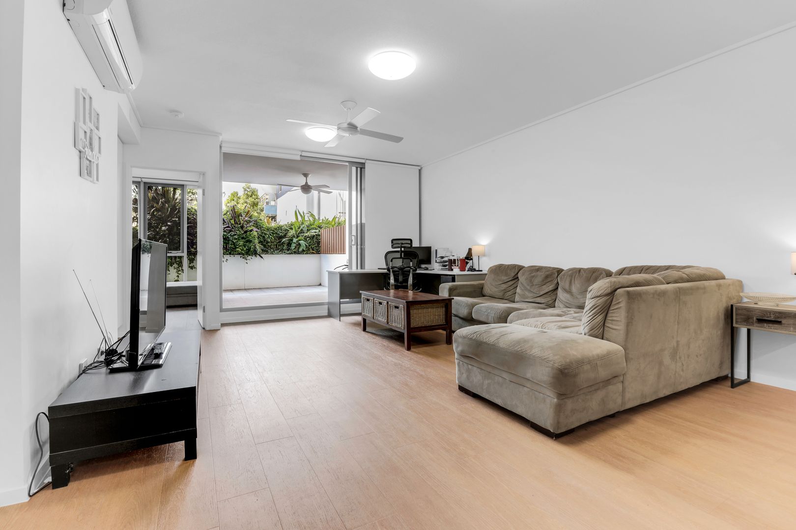 3111/42 Laver Drive, Robina QLD 4226, Image 2