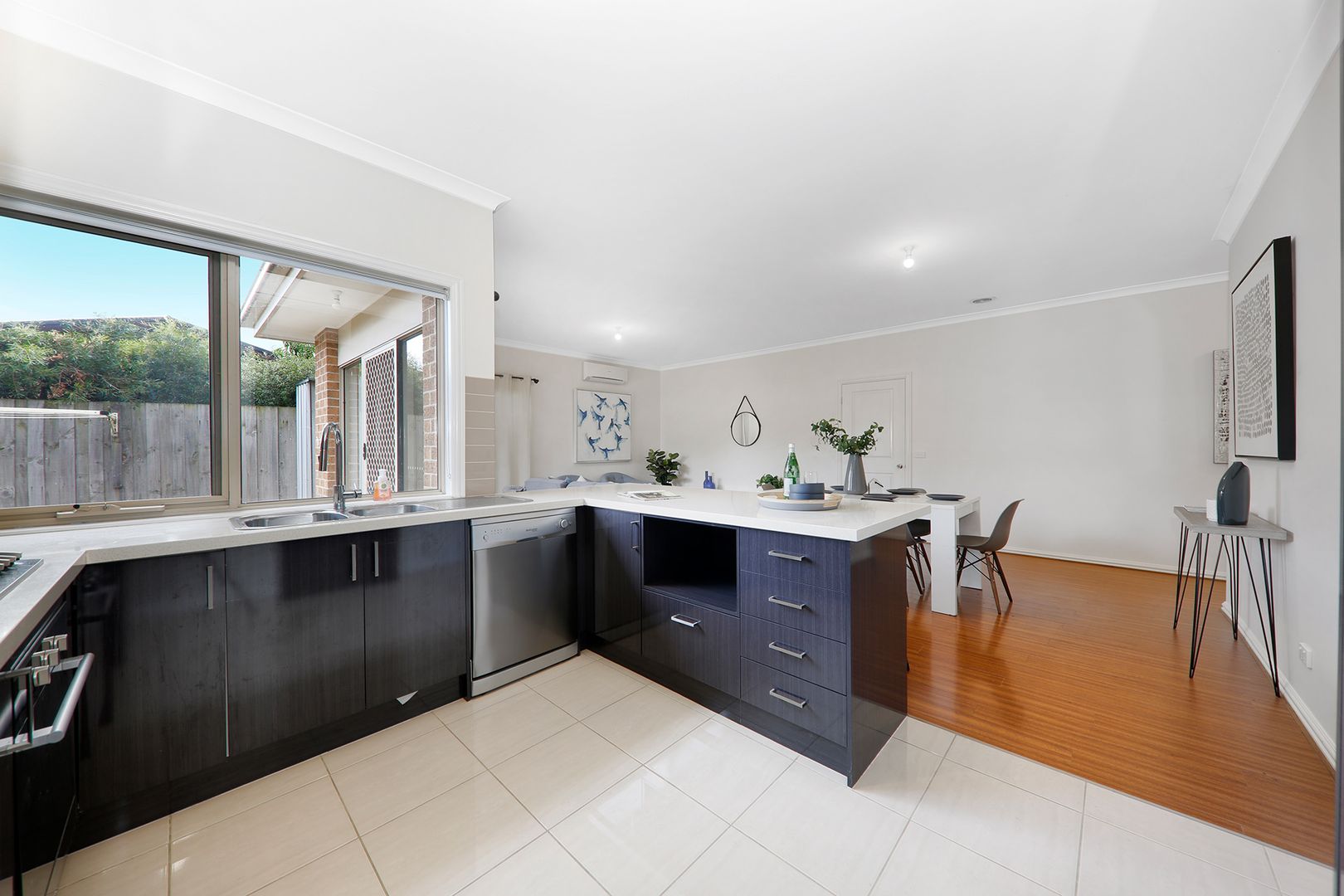 2/5 Benedikt Court, Scoresby VIC 3179, Image 2