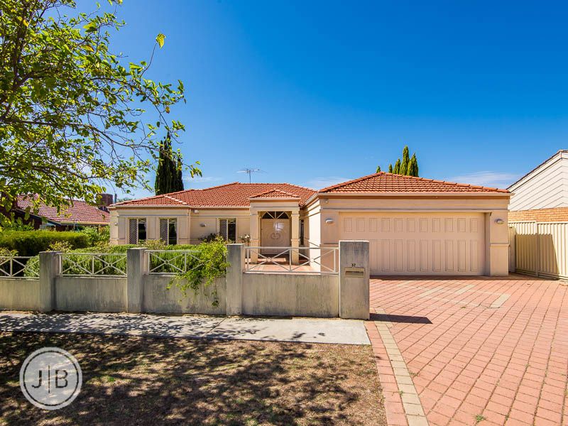 37 Johanson Promenade, MURDOCH WA 6150, Image 2