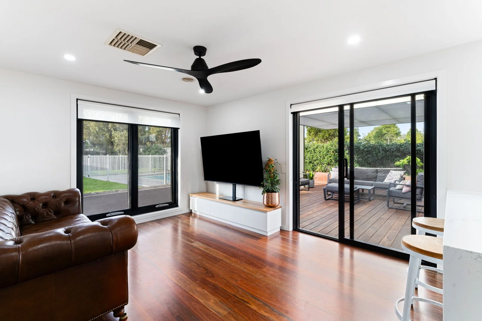 15 Polly Woodside Drive, Altona Meadows VIC 3028