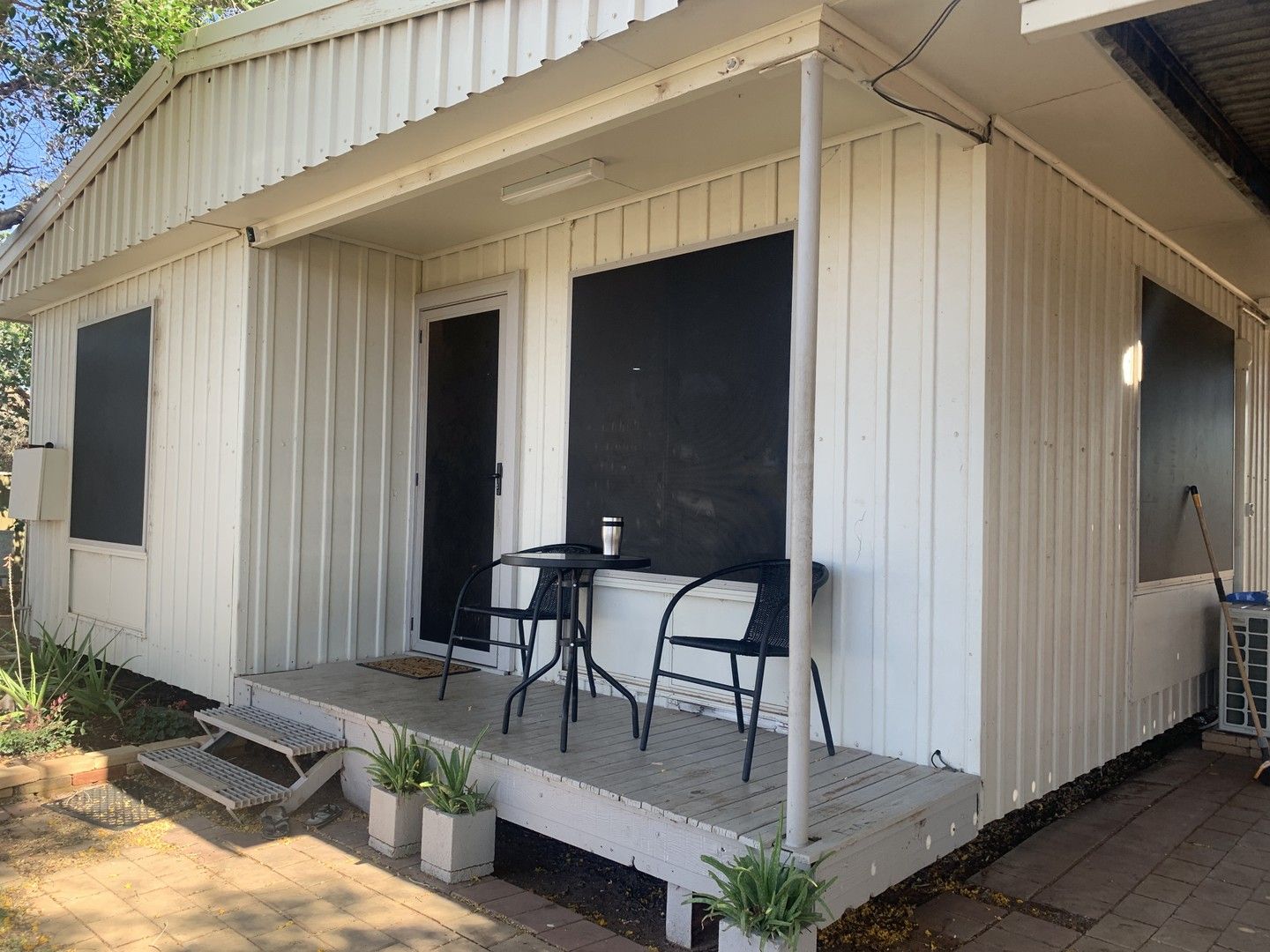3 bedrooms House in 6 Sirdar Pl MOUNT MAGNET WA, 6638