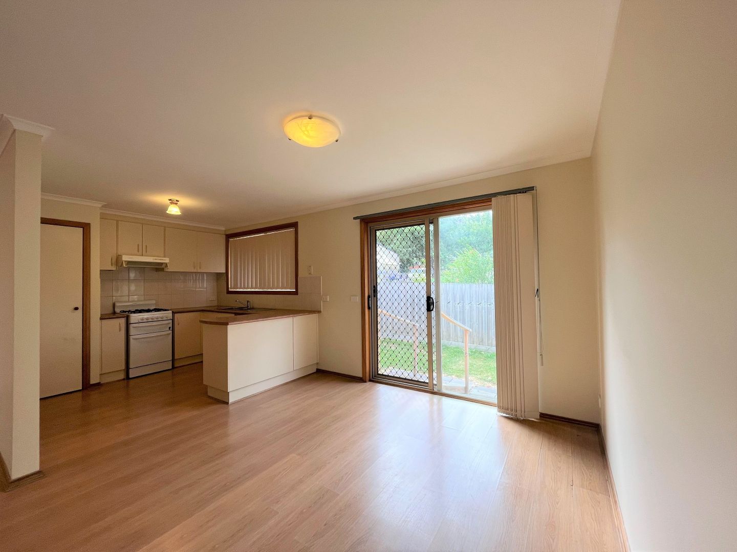 10/3 Gumleaf Place, Drouin VIC 3818 Apartment For Rent Domain