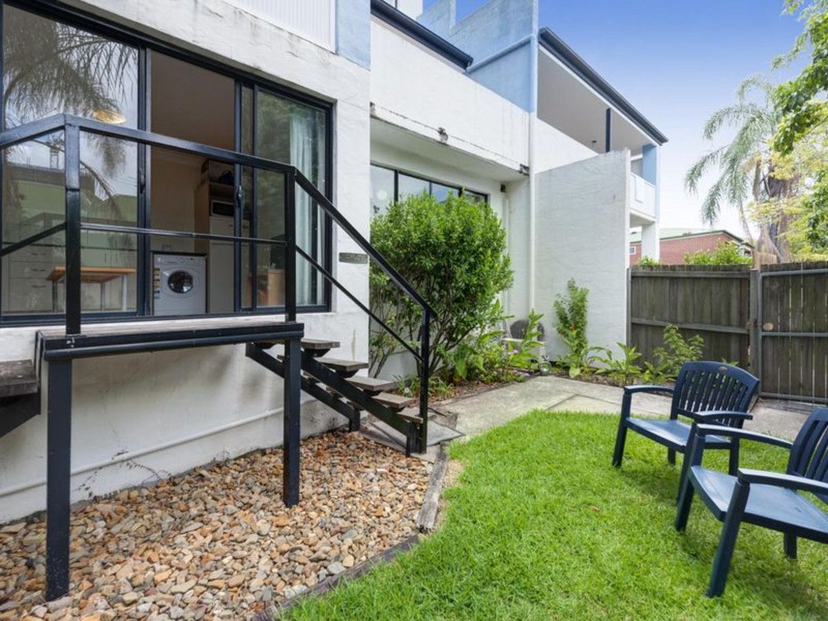 1 bedrooms Apartment / Unit / Flat in 302A/7 Sheehan Street MILTON QLD, 4064