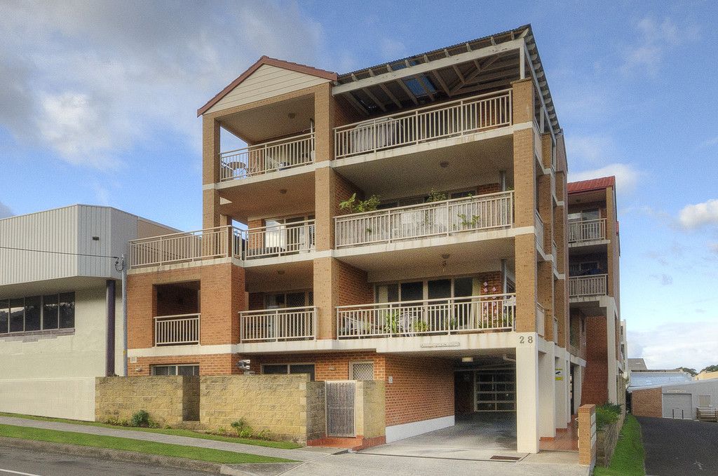 2 bedrooms Apartment / Unit / Flat in 2/28 Underwood Street CORRIMAL NSW, 2518