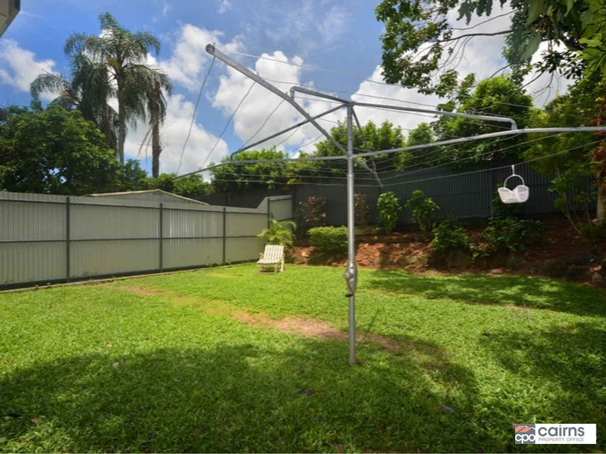 19 Daphne St, Redlynch QLD 4870, Image 2