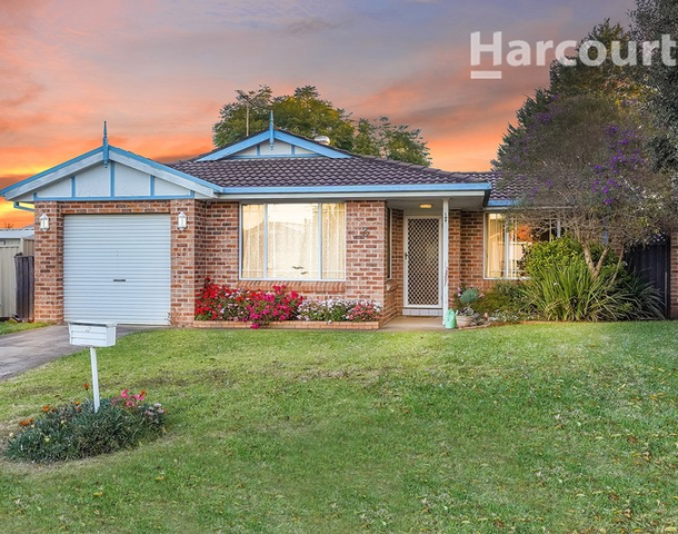 3 Osburn Place, St Helens Park NSW 2560