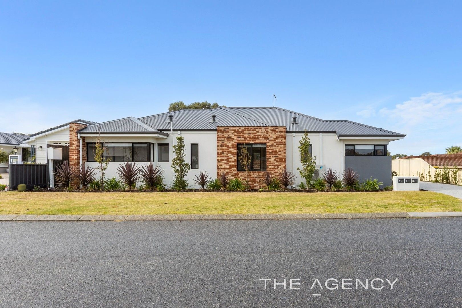3 bedrooms Villa in 5A Symons Court PADBURY WA, 6025