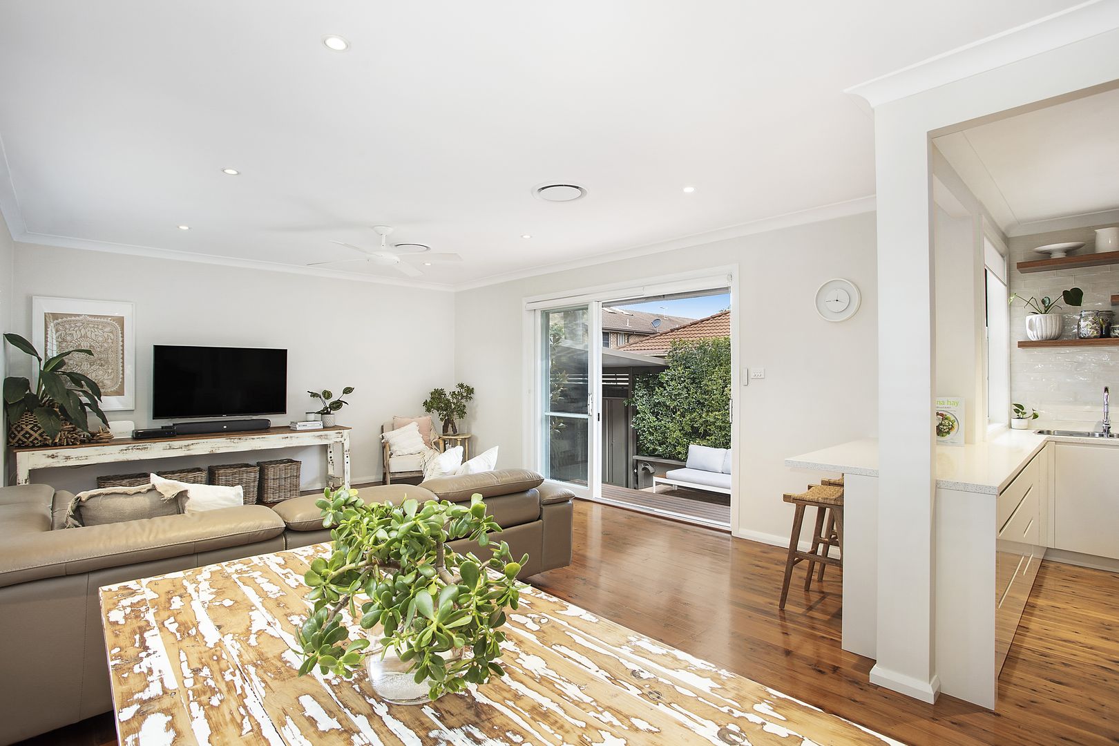 Sold 1 86 Yathong Road Caringbah Nsw 2229 On 30 Sep 2020 2016498484 Domain
