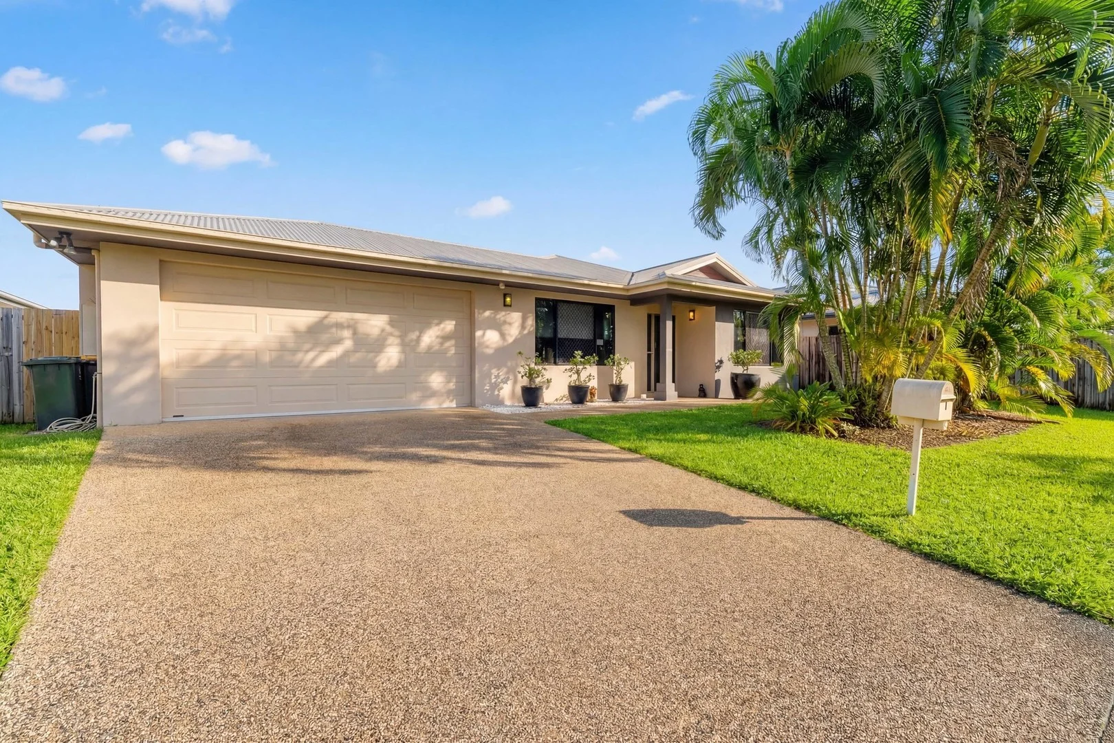 8 Hopkins Street, White Rock QLD 4868