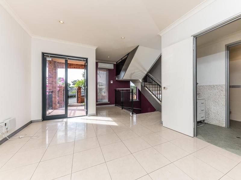 2/35 Kitchener Avenue, Burswood WA 6100, Image 2