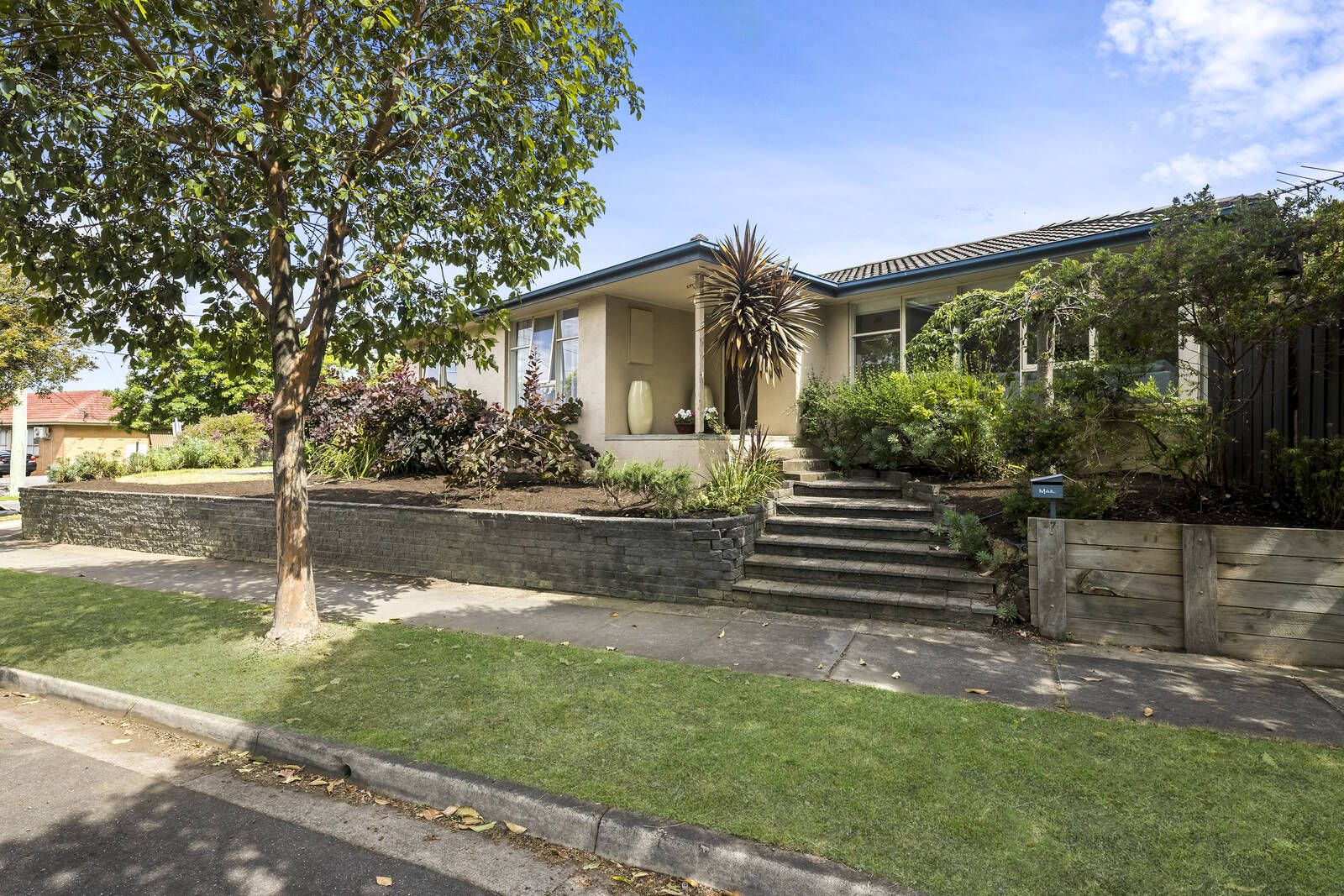 37 Caroline Crescent, Blackburn North VIC 3130, Image 0