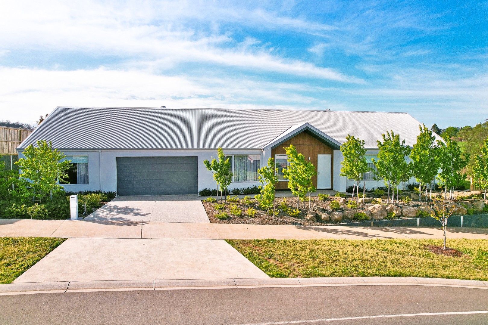 4 bedrooms House in 33 Longview Road WARRAGUL VIC, 3820