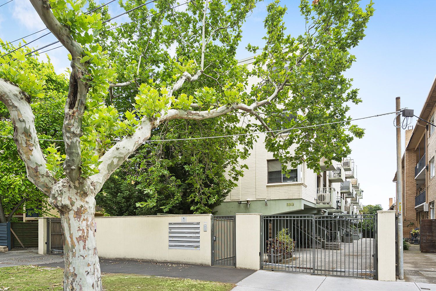 2 bedrooms Apartment / Unit / Flat in 17/193 Brighton Road ELWOOD VIC, 3184