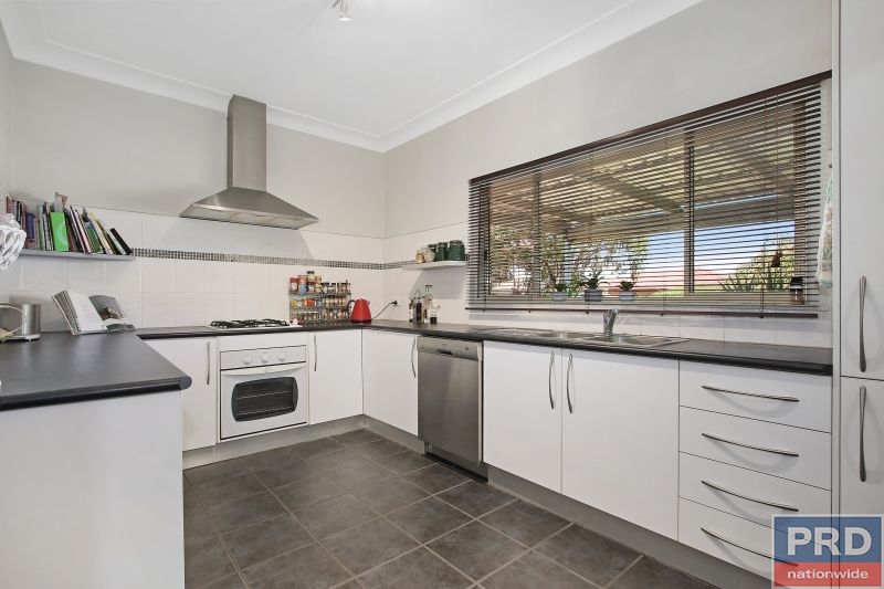 292 Highview Crescent, Lavington NSW 2641, Image 1