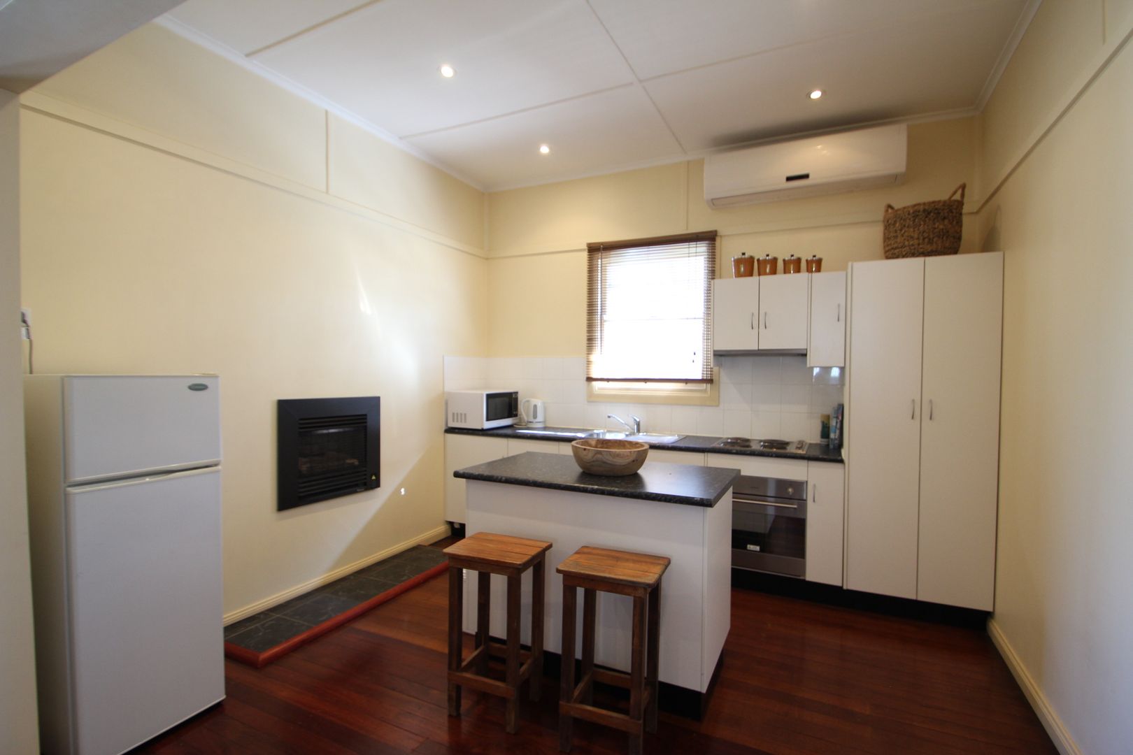 9 VIEW STREET, Singleton NSW 2330 House For Rent Domain