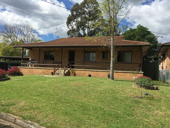 13 Cunningham Place, Camden South NSW 2570