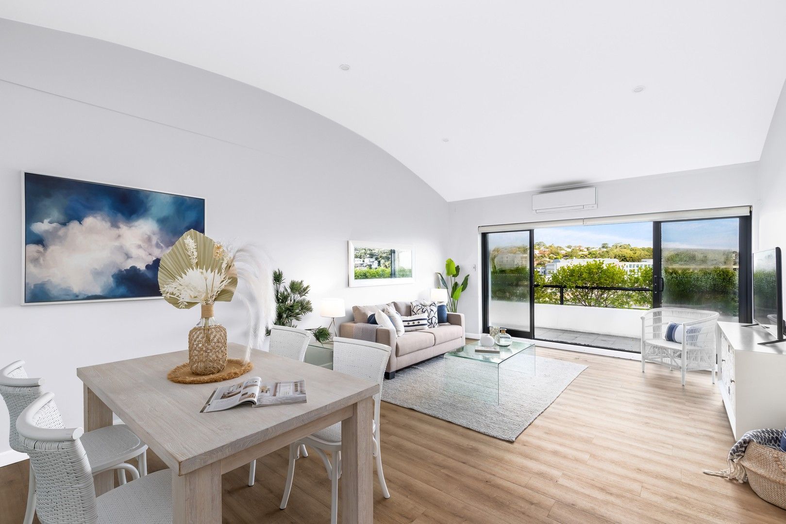 2 bedrooms Apartment / Unit / Flat in 5/13-15 Francis Street DEE WHY NSW, 2099