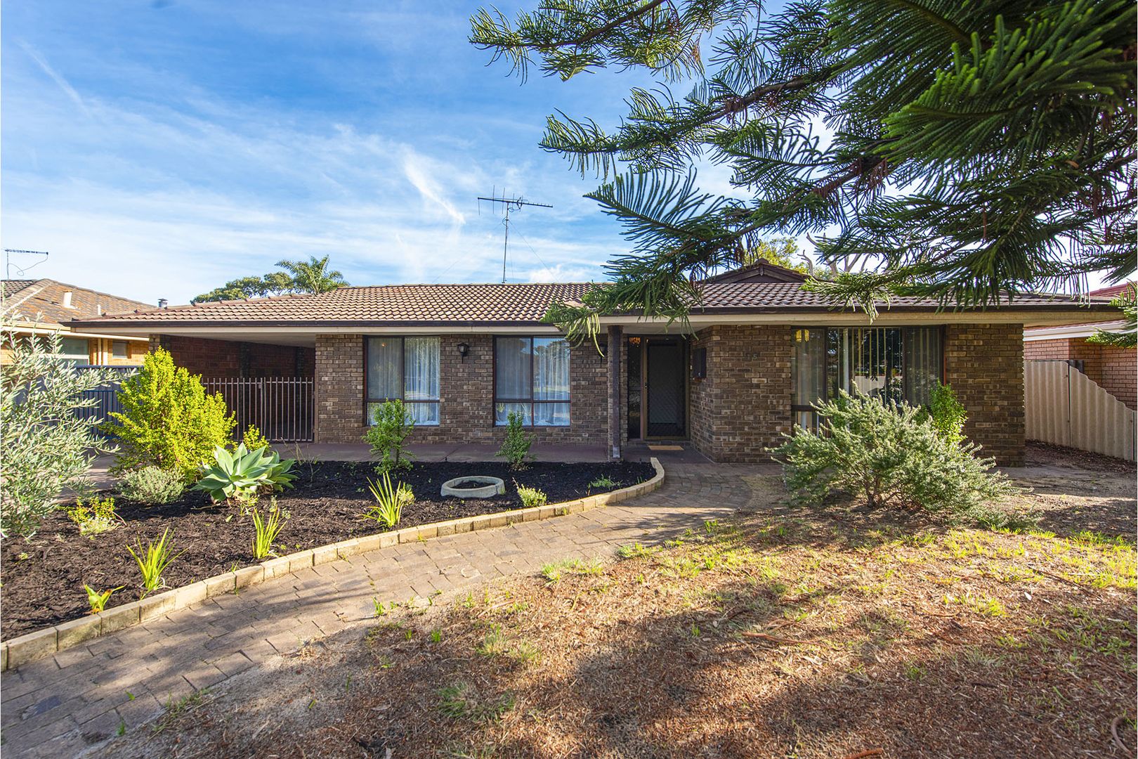 3 bedrooms House in 15 Hungerford Avenue HALLS HEAD WA, 6210