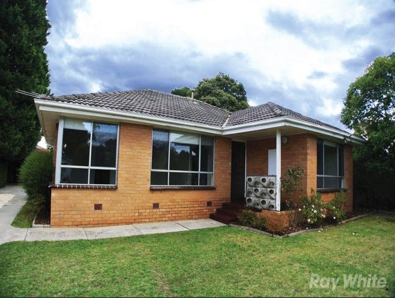 32 Sevenoaks Road, Burwood East VIC 3151 House For Rent 460 Domain