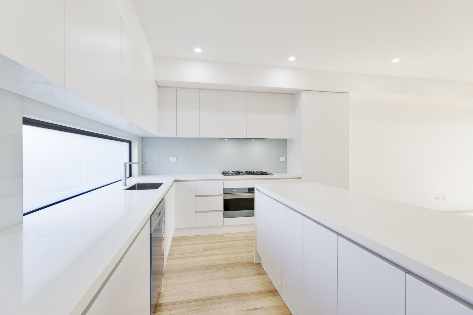 3 bedrooms Townhouse in 28 Coats Street MOONEE PONDS VIC, 3039