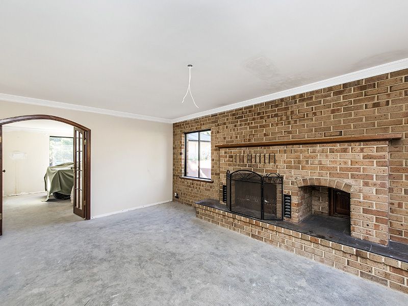 43 Leschenaultia Way, Maida Vale WA 6057, Image 2