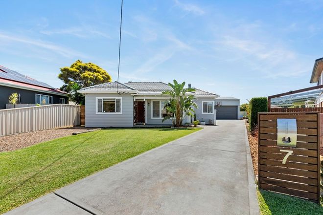 Picture of 7 York Crescent, BELMONT NORTH NSW 2280