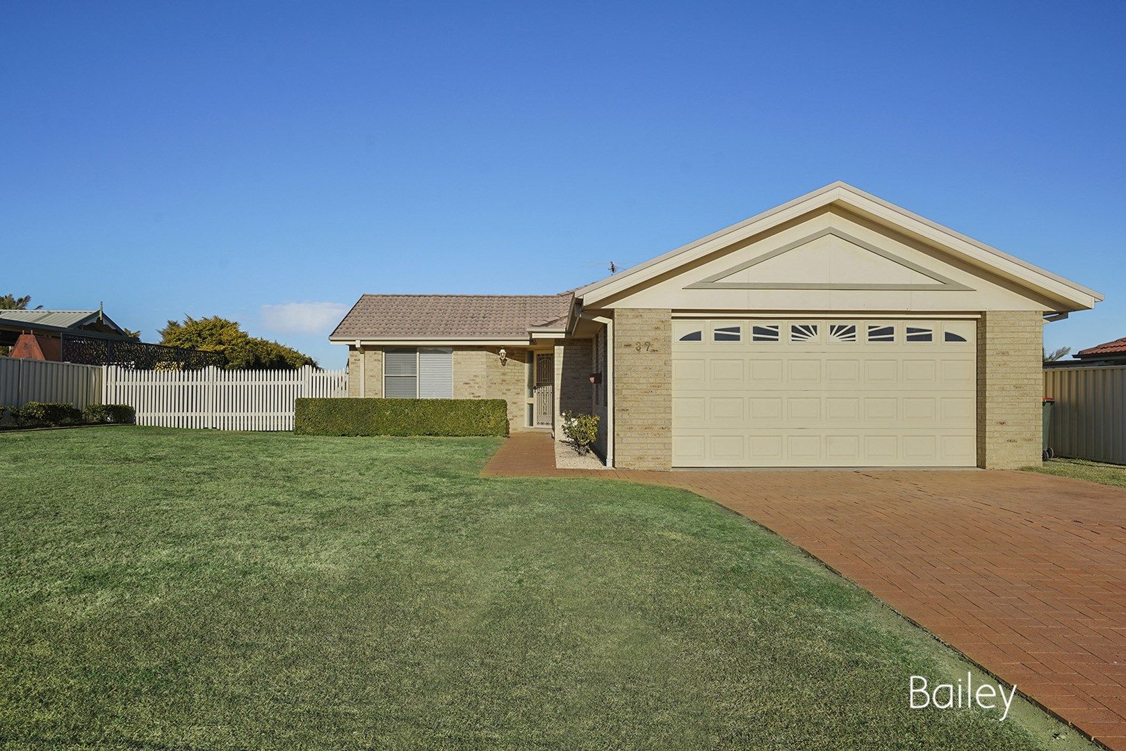 37 Casey Drive, Singleton NSW 2330, Image 0