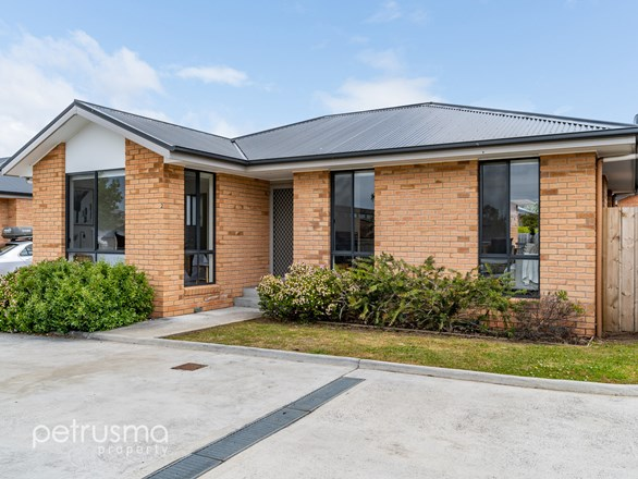 2/12 Wells Parade, Blackmans Bay TAS 7052