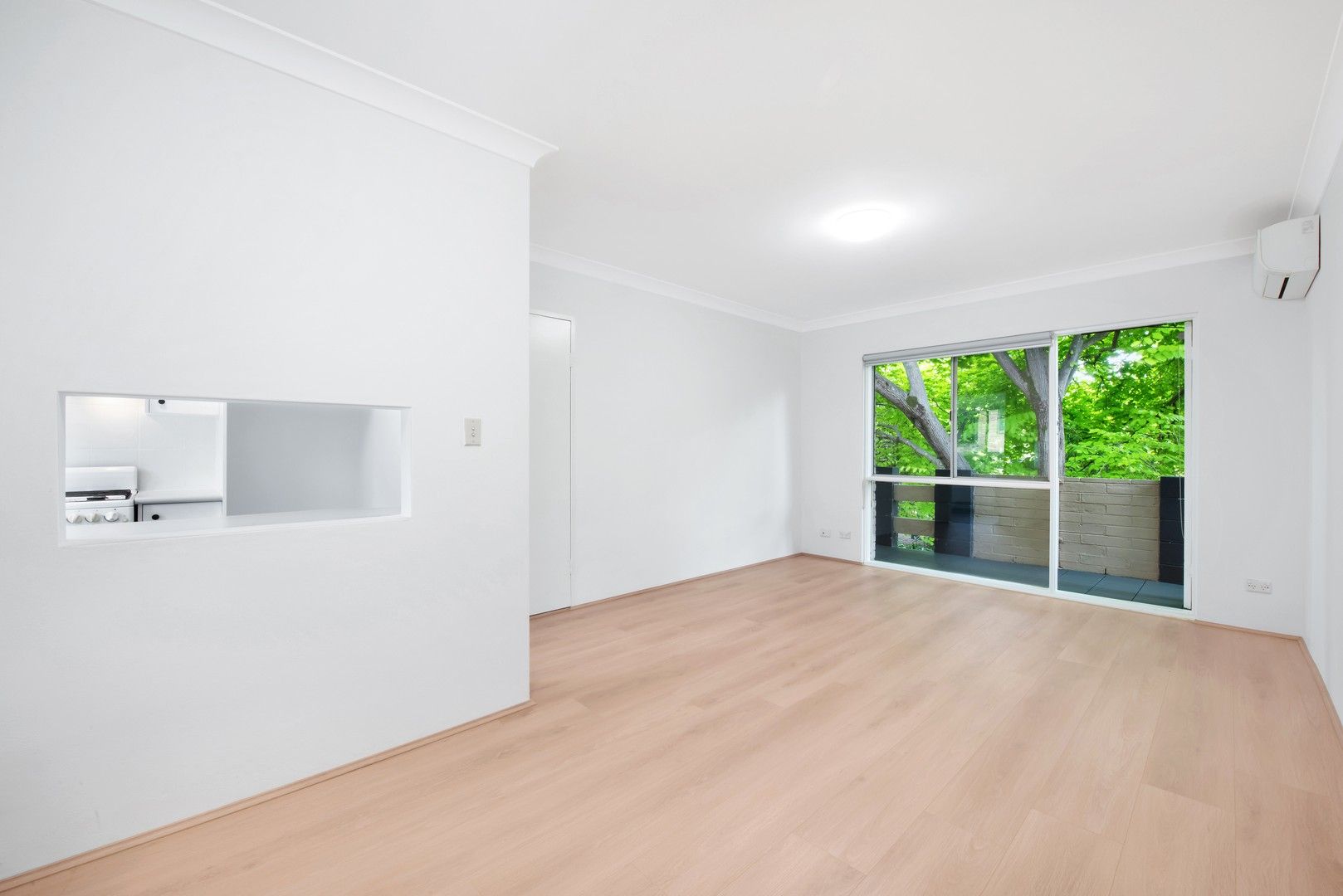 2 bedrooms Apartment / Unit / Flat in 7/98-100 Burns Bay Road LANE COVE NSW, 2066