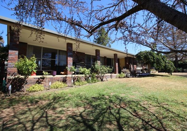 11 Byrne Street, Cootamundra NSW 2590