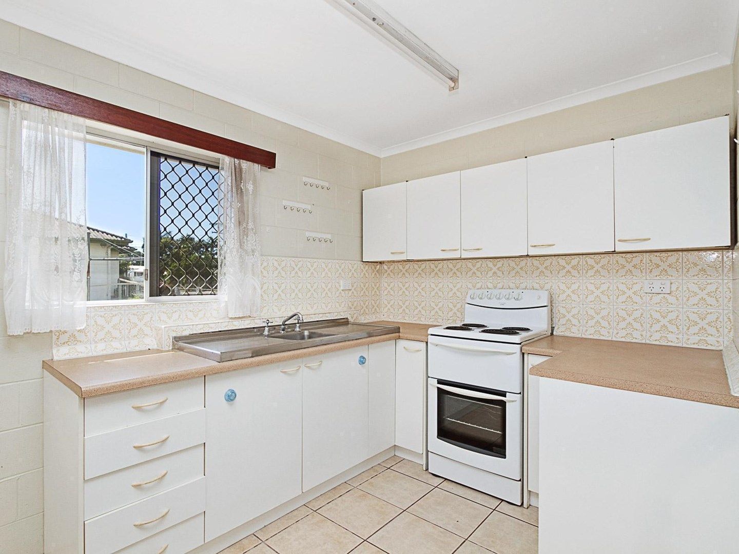 2/5 Collins Street, Aitkenvale QLD 4814, Image 0