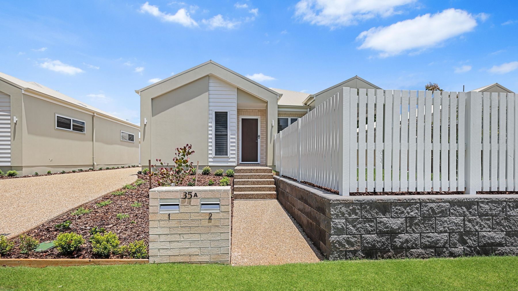 3 bedrooms Apartment / Unit / Flat in 37 Catto Street CENTENARY HEIGHTS QLD, 4350
