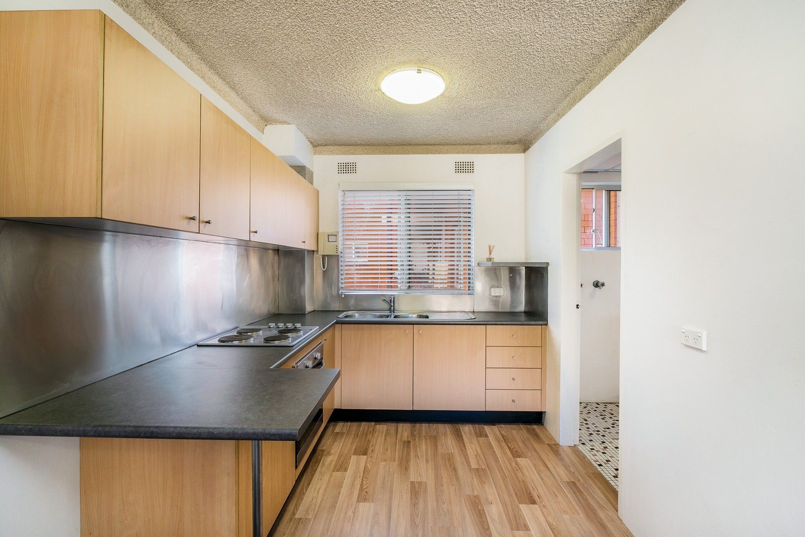 2 bedrooms Apartment / Unit / Flat in 4/35 Banksia Road CARINGBAH NSW, 2229