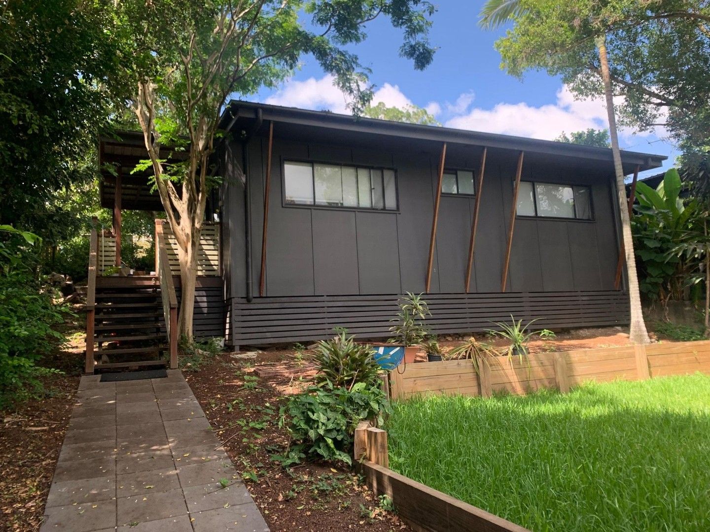 2 bedrooms Apartment / Unit / Flat in 33 Murray St RED HILL QLD, 4059