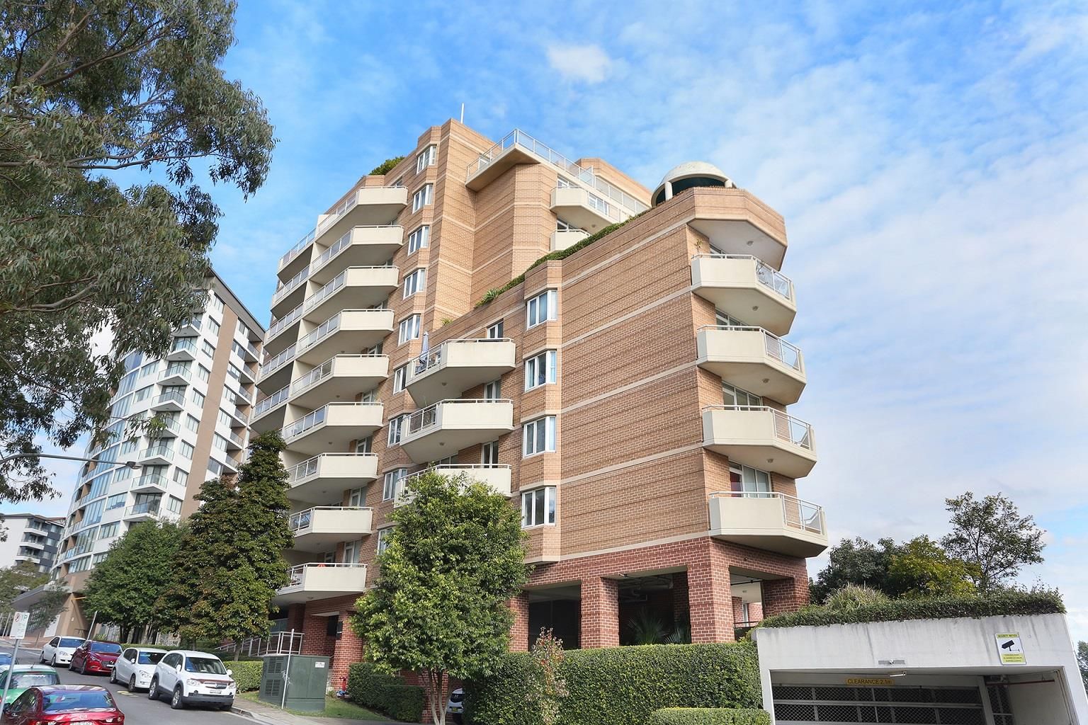 28/2 Pound Road, Hornsby NSW 2077