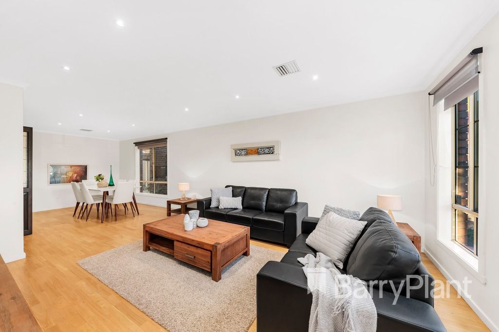 4 Varga Close, Mill Park VIC 3082, Image 2