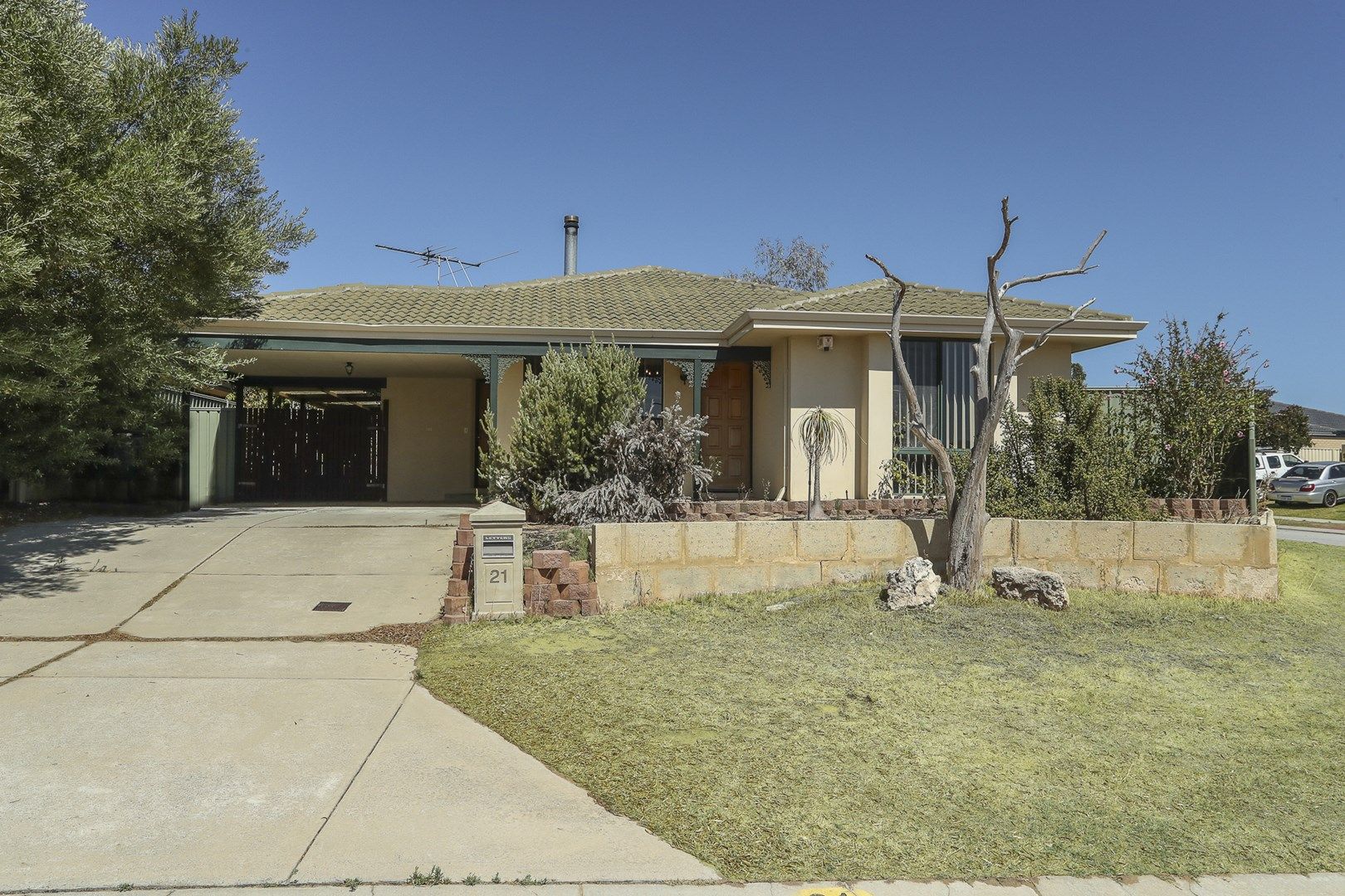 4 bedrooms House in 21 Hardwood Turn MERRIWA WA, 6030