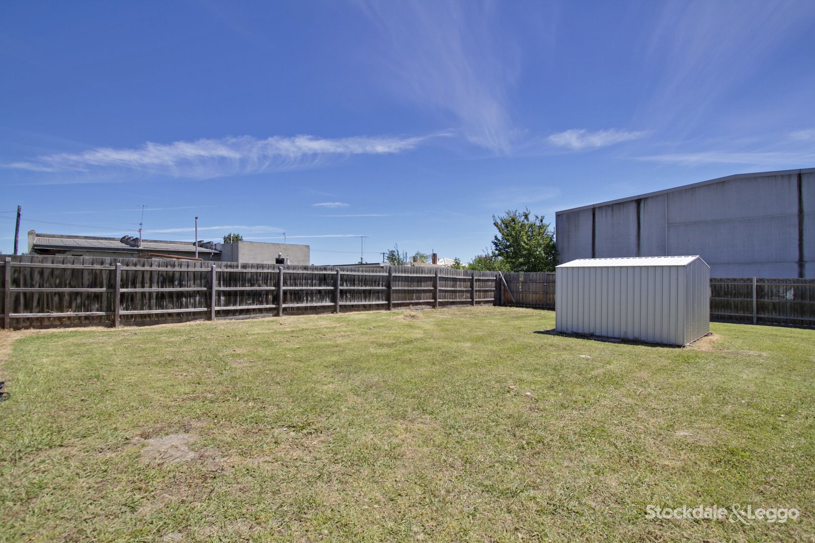 Units 1 - 3 19 Sinclair Avenue, Morwell VIC 3840, Image 2