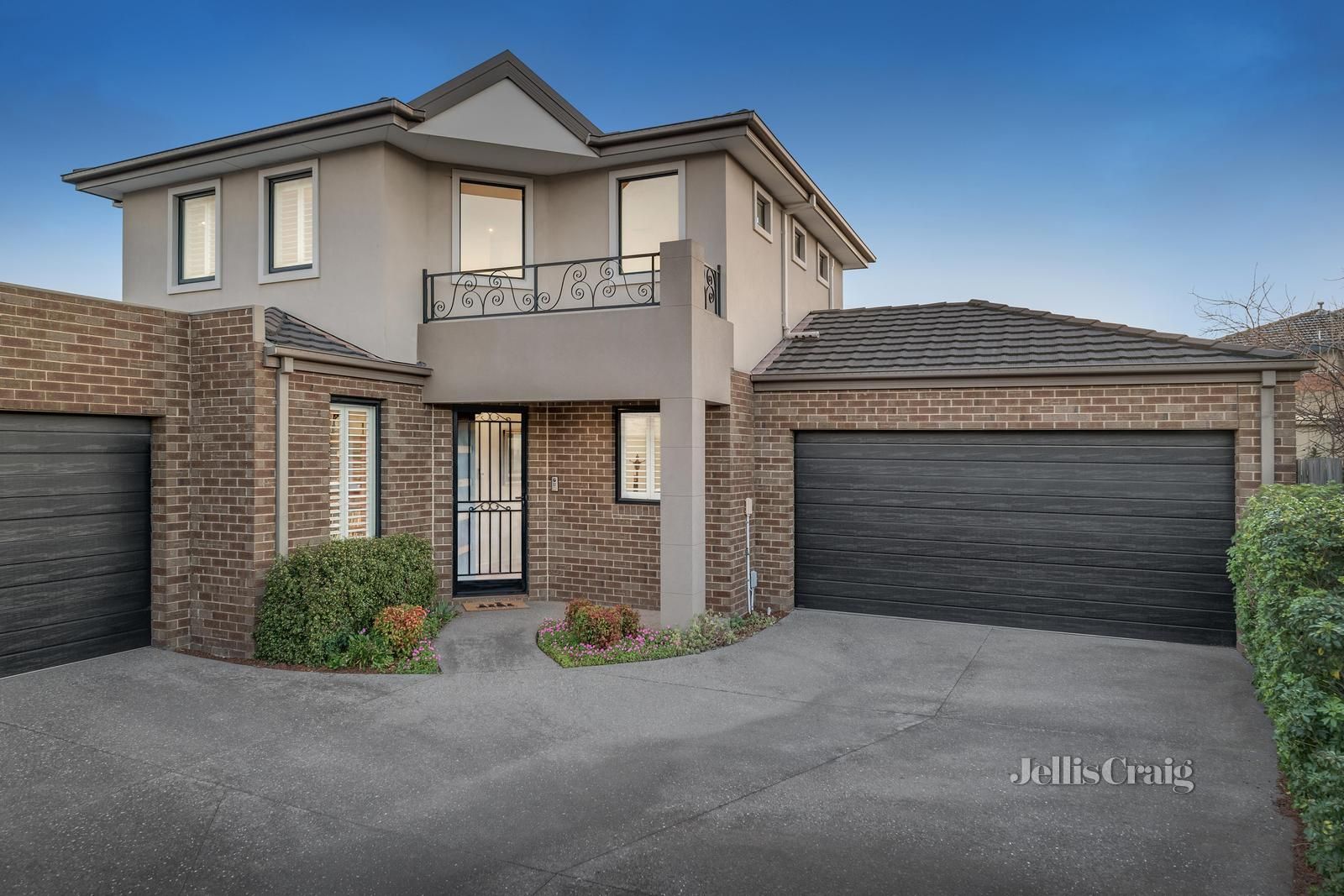 2/18 Panorama Drive, Forest Hill VIC 3131, Image 1