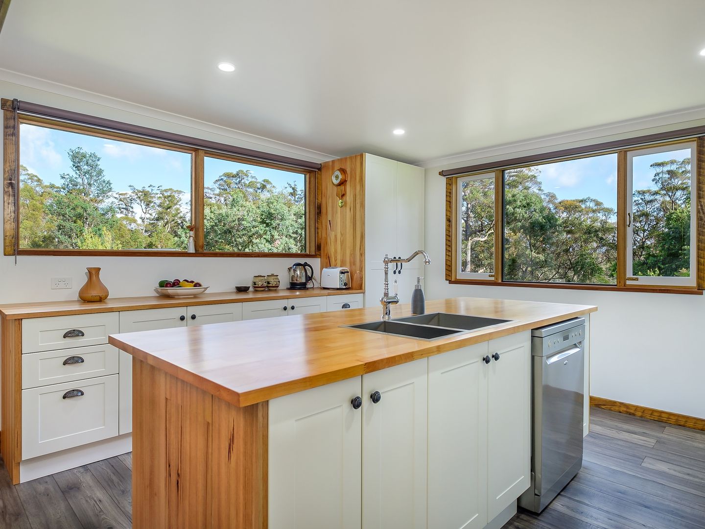 277 Sky Farm Road, Deep Bay TAS 7112, Image 2